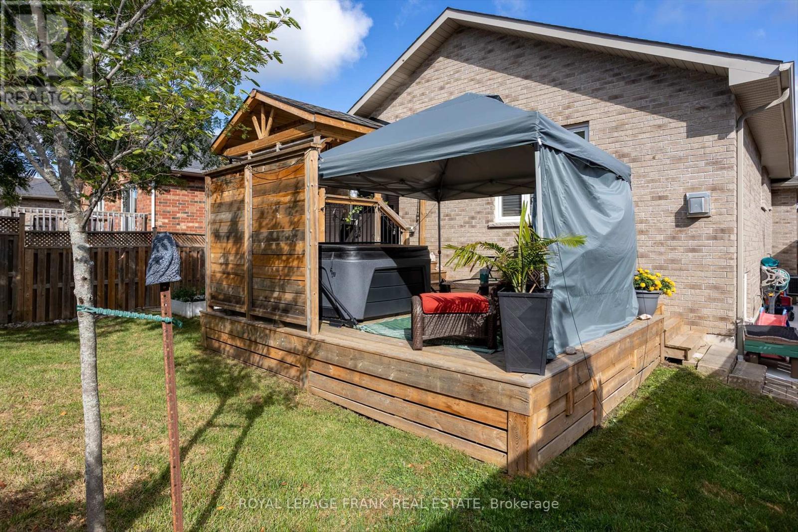 












1542 IRELAND DRIVE

,
Peterborough (Monaghan Ward 2),




Ontario
K9K2T2

