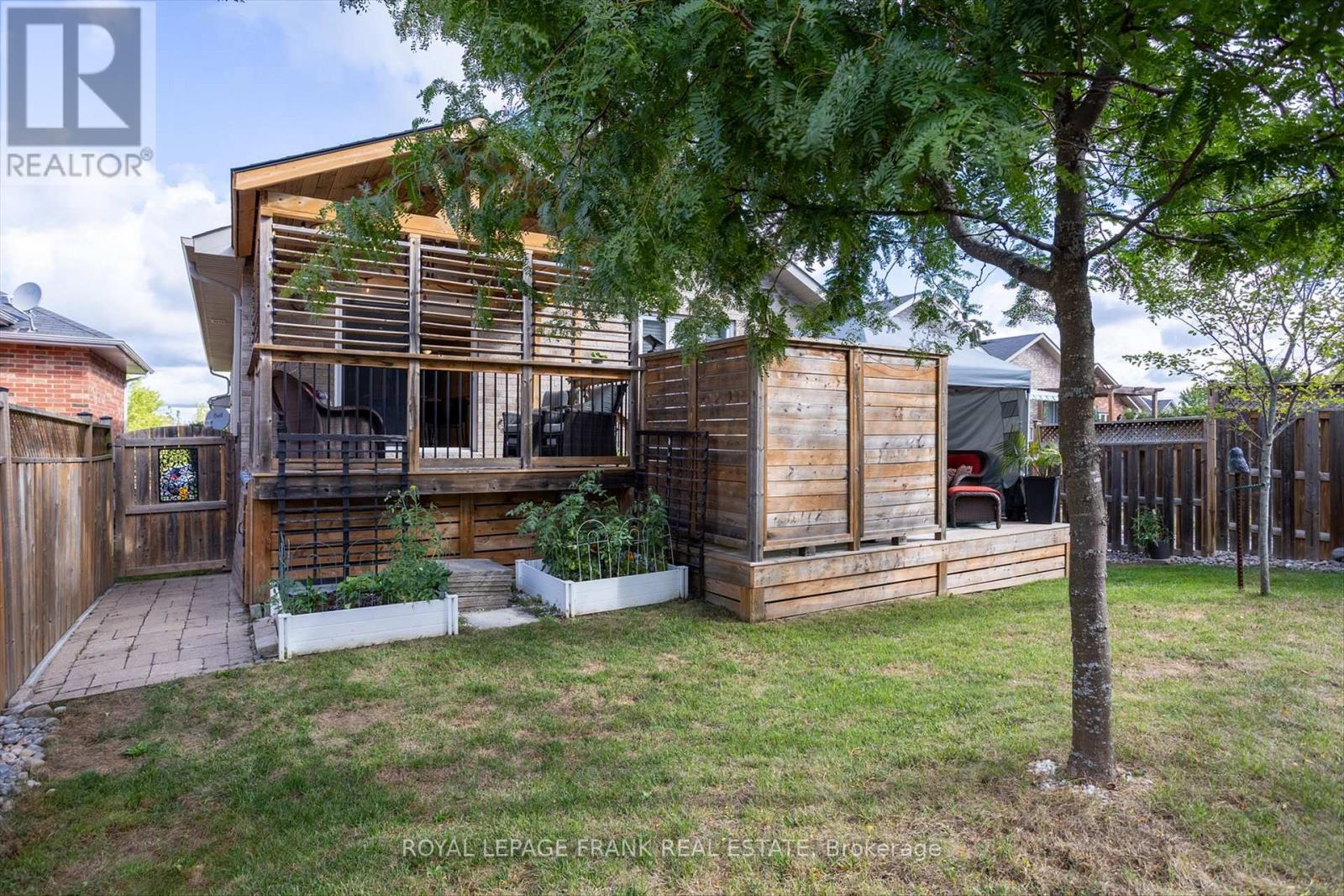 












1542 IRELAND DRIVE

,
Peterborough (Monaghan Ward 2),




Ontario
K9K2T2

