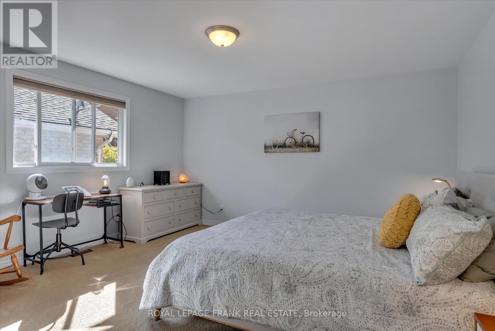 












1542 IRELAND DRIVE

,
Peterborough (Monaghan Ward 2),




Ontario
K9K2T2

