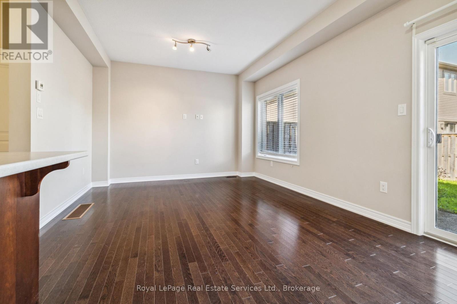 












44 - 515 WINSTON ROAD

,
Grimsby (Grimsby Beach),




Ontario
L3M0C8

