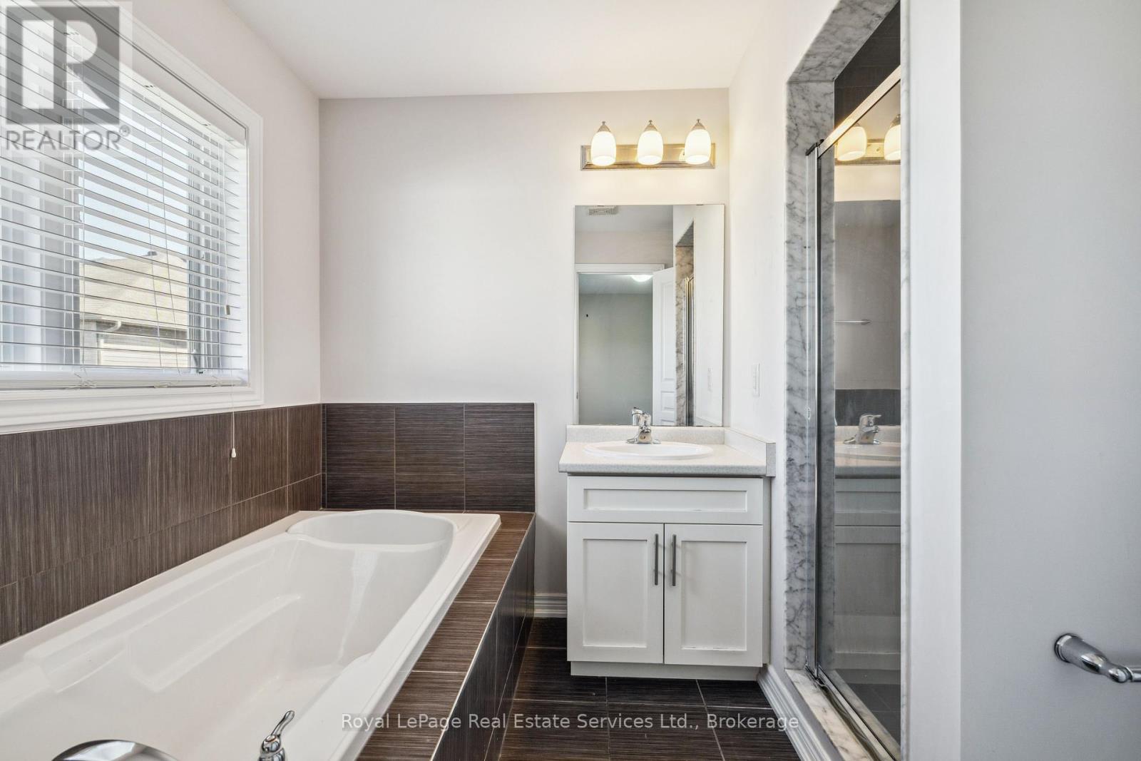 












44 - 515 WINSTON ROAD

,
Grimsby (Grimsby Beach),




Ontario
L3M0C8

