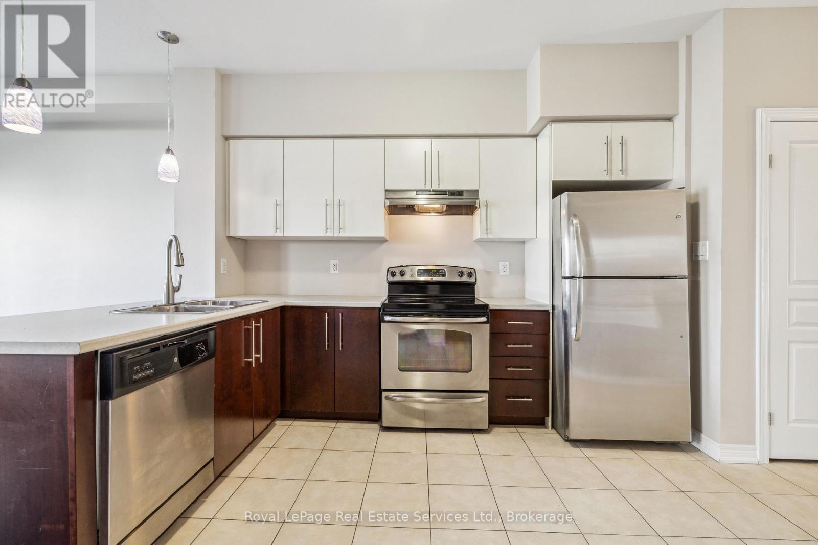 












44 - 515 WINSTON ROAD

,
Grimsby (Grimsby Beach),




Ontario
L3M0C8

