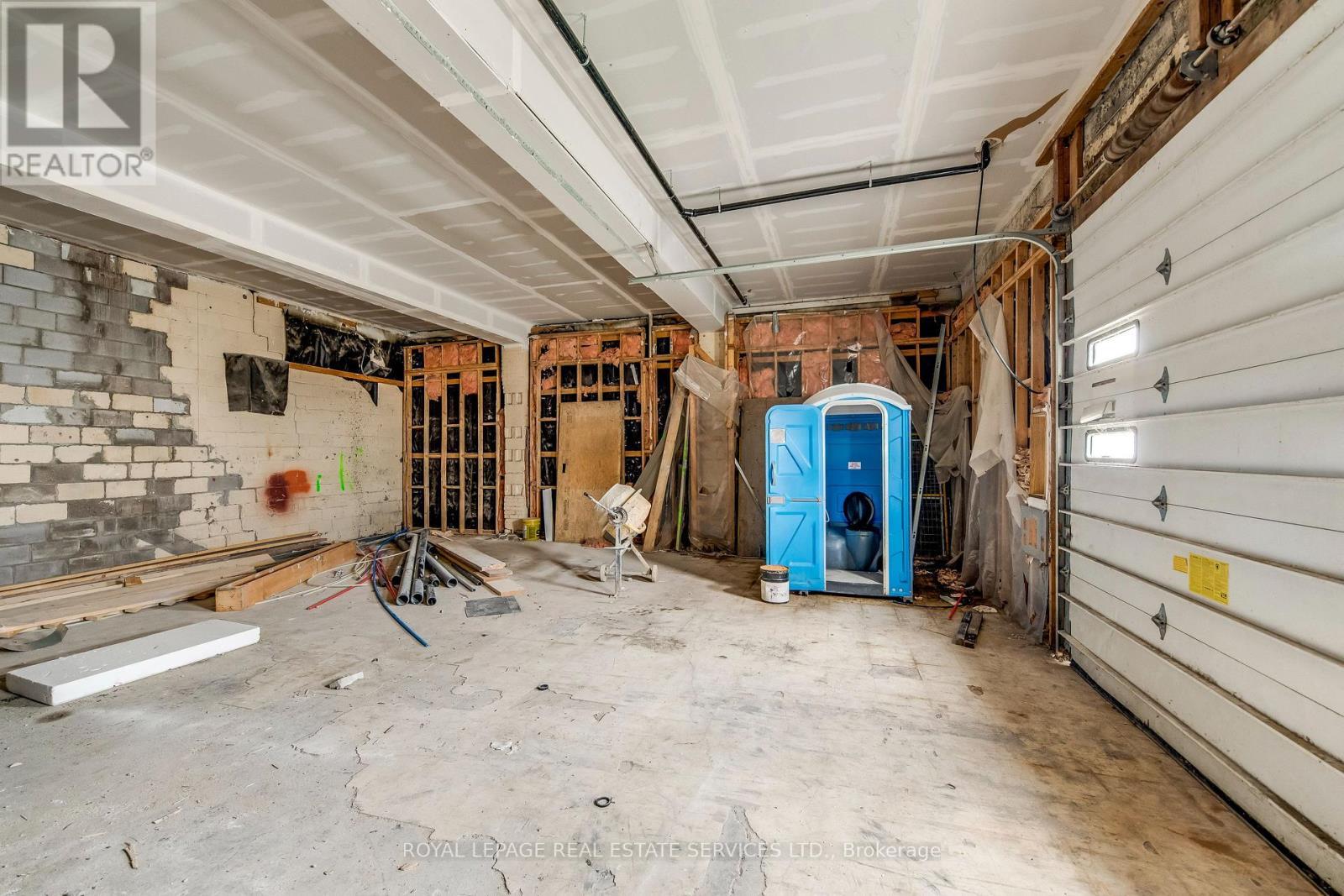 












105 - 401 VICTORIA AVENUE N

,
Hamilton,




Ontario
L8L5G7

