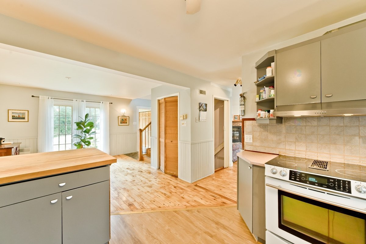 









998


Rue Principale

,
Lawrenceville,




QC
J0E1W0

