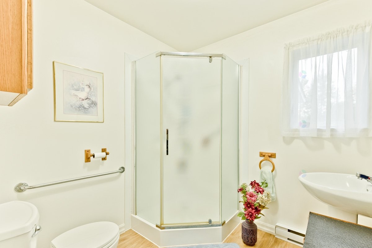 









998


Rue Principale

,
Lawrenceville,




QC
J0E1W0

