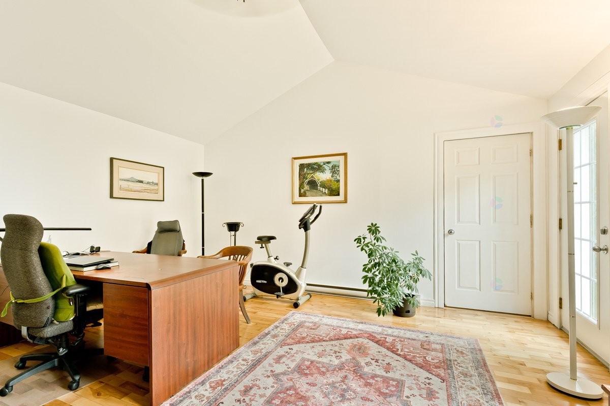 









998


Rue Principale

,
Lawrenceville,




QC
J0E1W0

