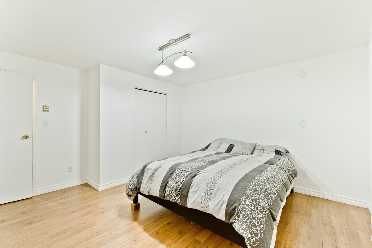 









998


Rue Principale

,
Lawrenceville,




QC
J0E1W0

