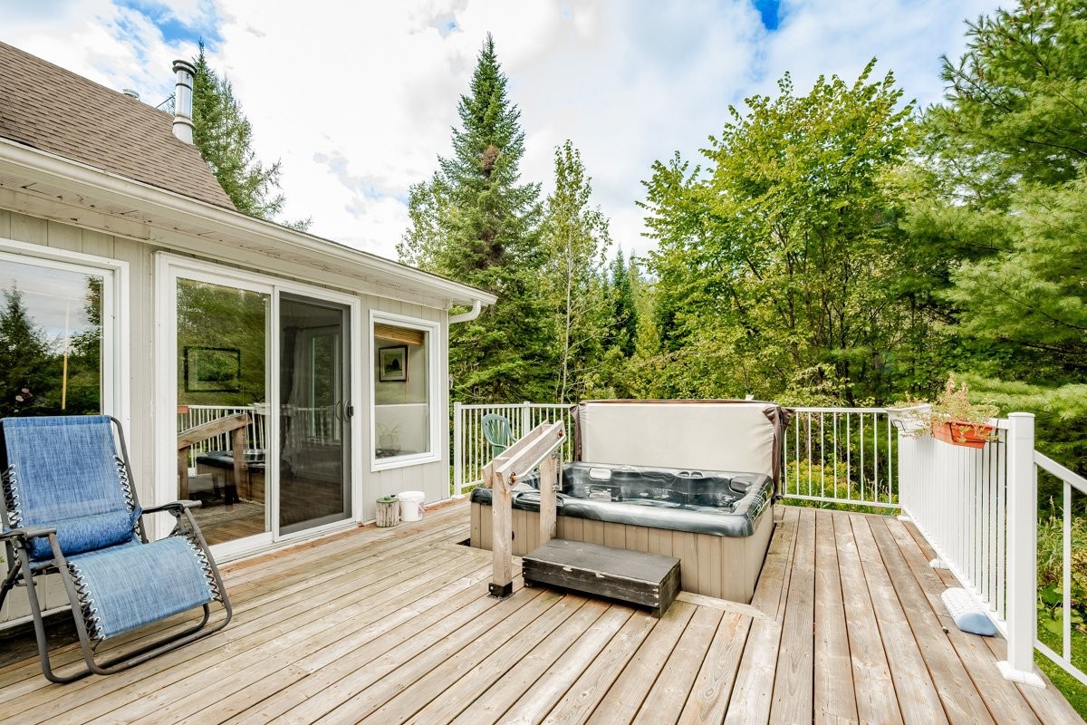 









998


Rue Principale

,
Lawrenceville,




QC
J0E1W0

