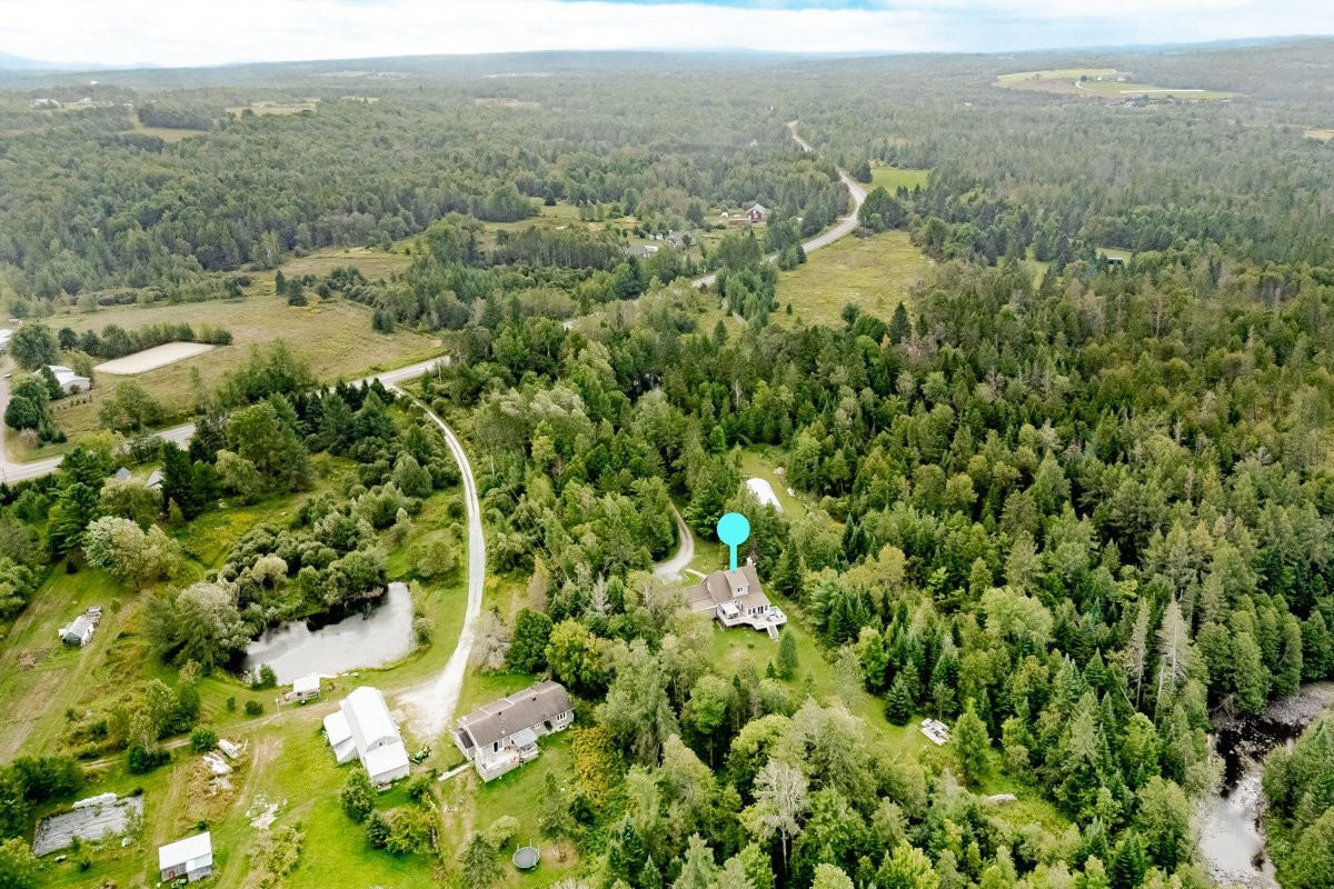 









998


Rue Principale

,
Lawrenceville,




QC
J0E1W0

