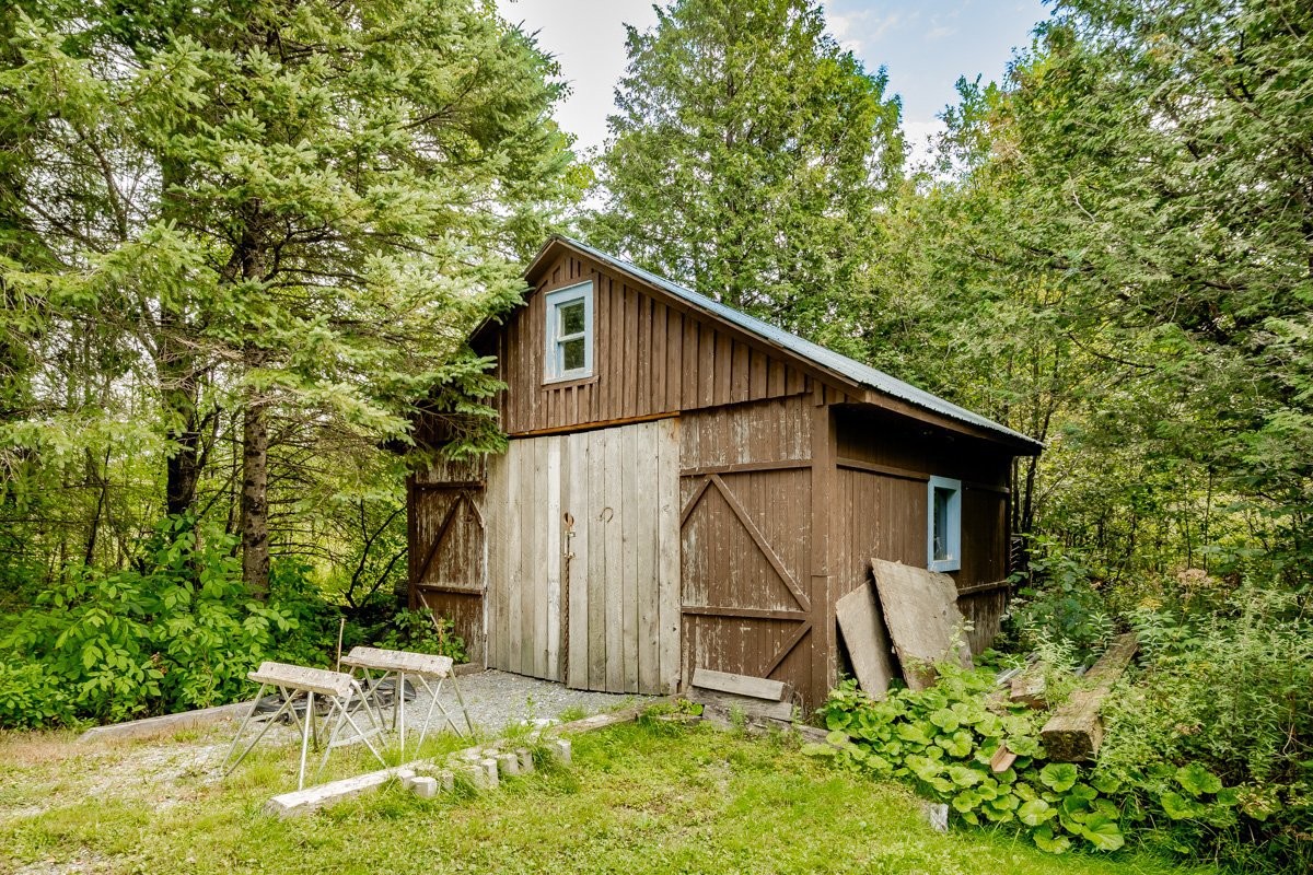 









998


Rue Principale

,
Lawrenceville,




QC
J0E1W0

