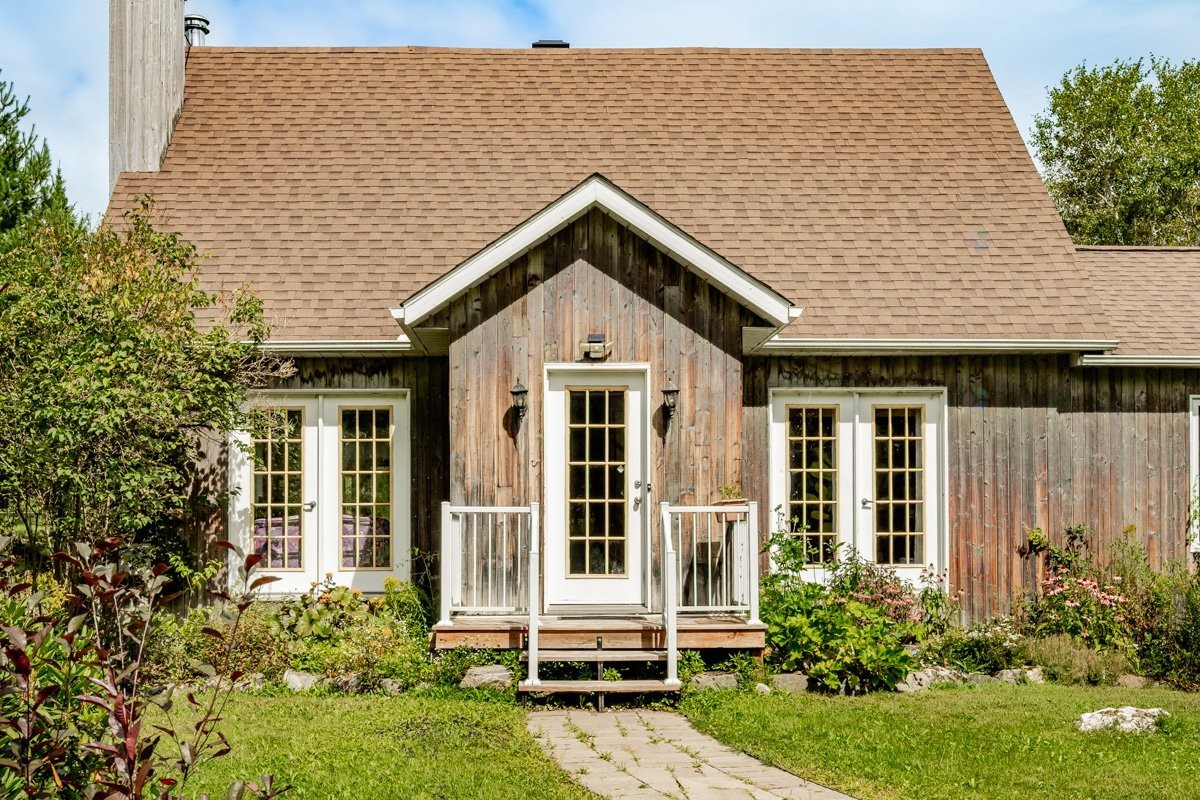 









998


Rue Principale

,
Lawrenceville,




QC
J0E1W0

