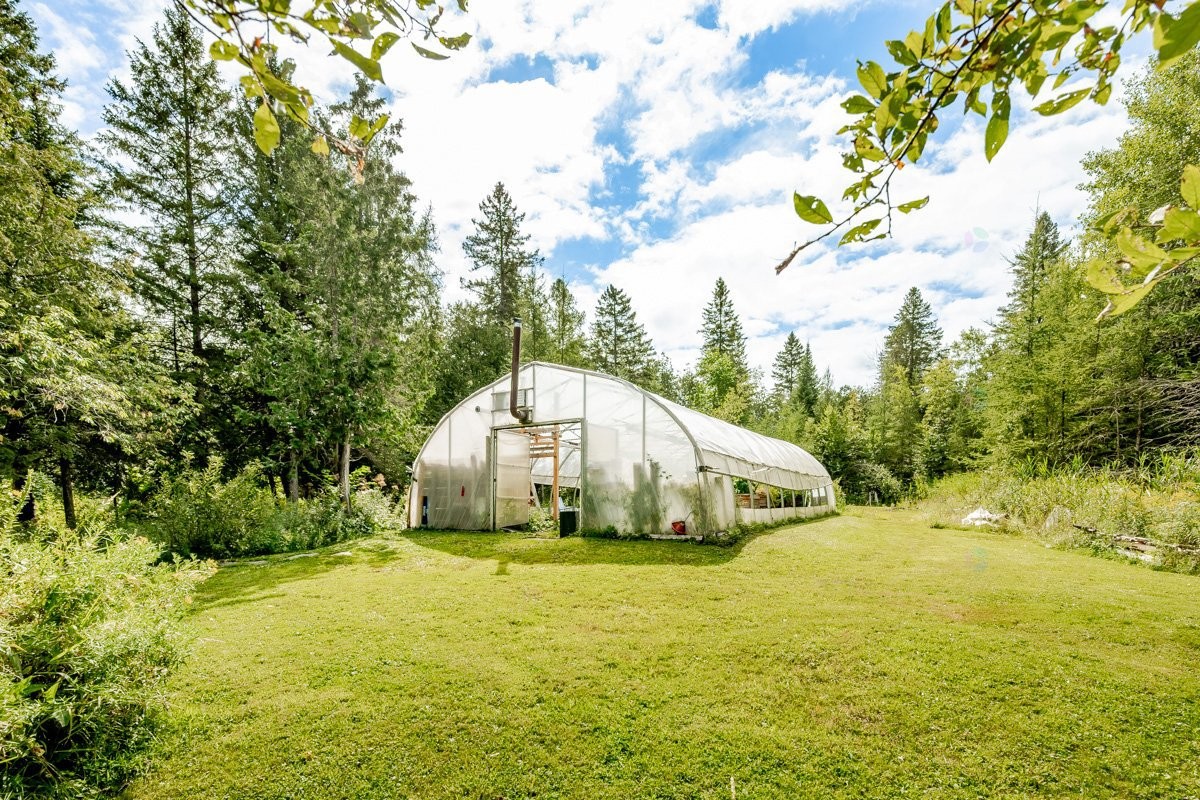 









998


Rue Principale

,
Lawrenceville,




QC
J0E1W0

