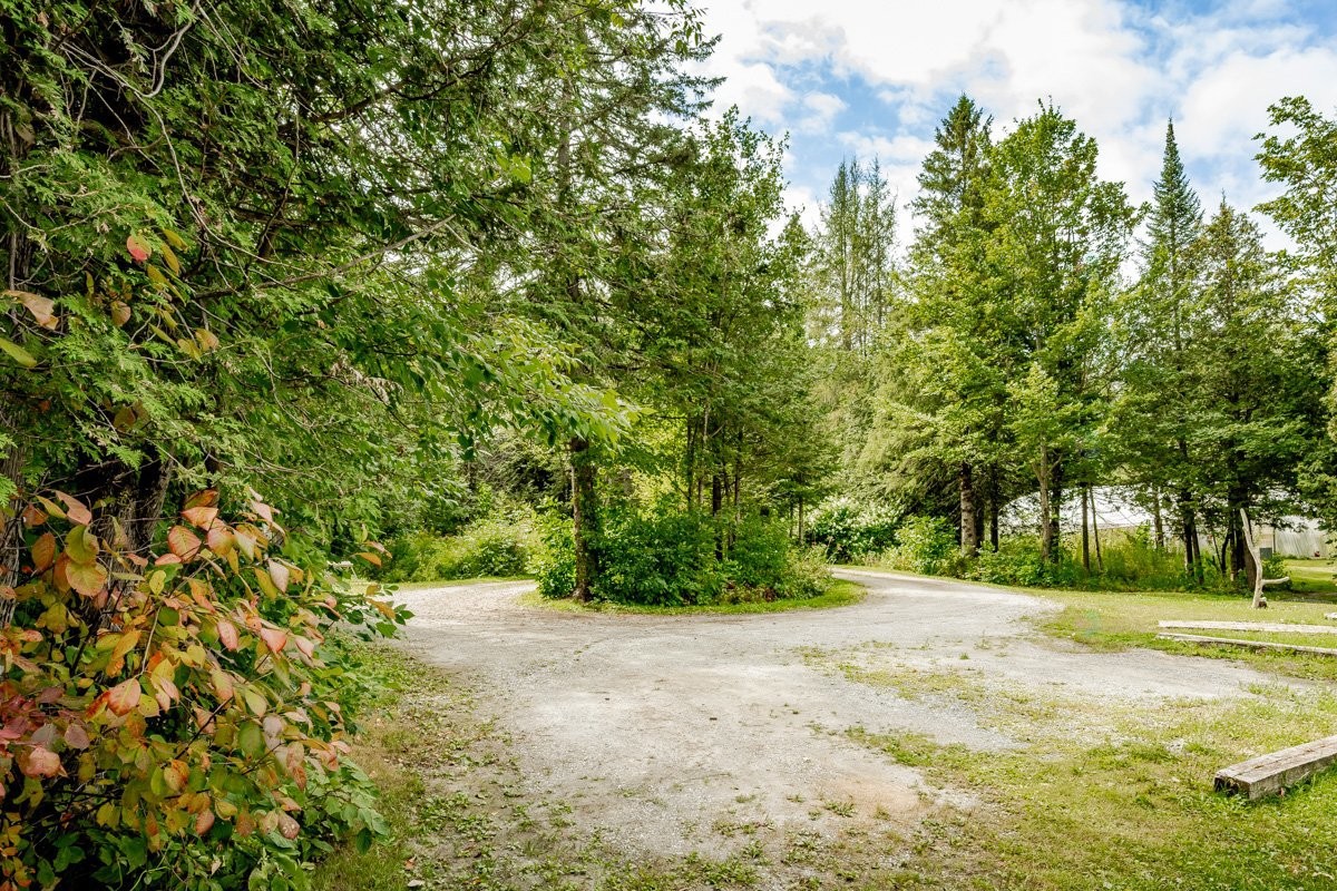 









998


Rue Principale

,
Lawrenceville,




QC
J0E1W0

