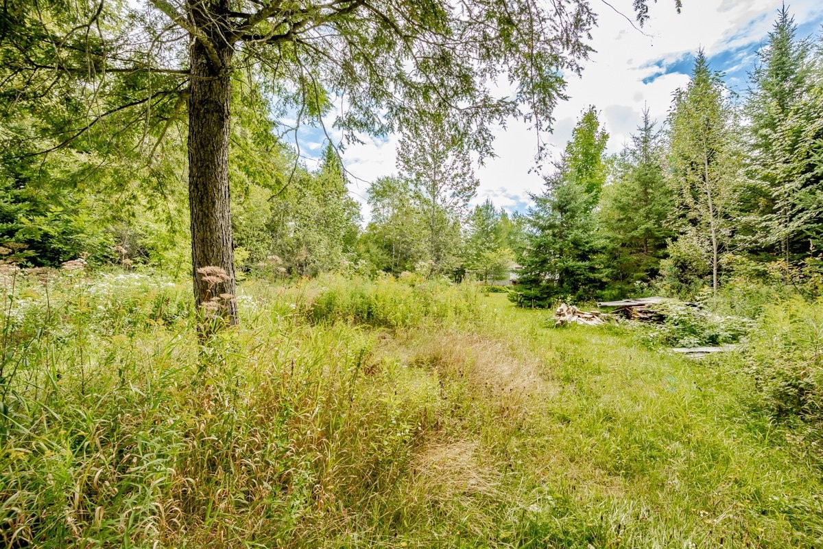 









998


Rue Principale

,
Lawrenceville,




QC
J0E1W0

