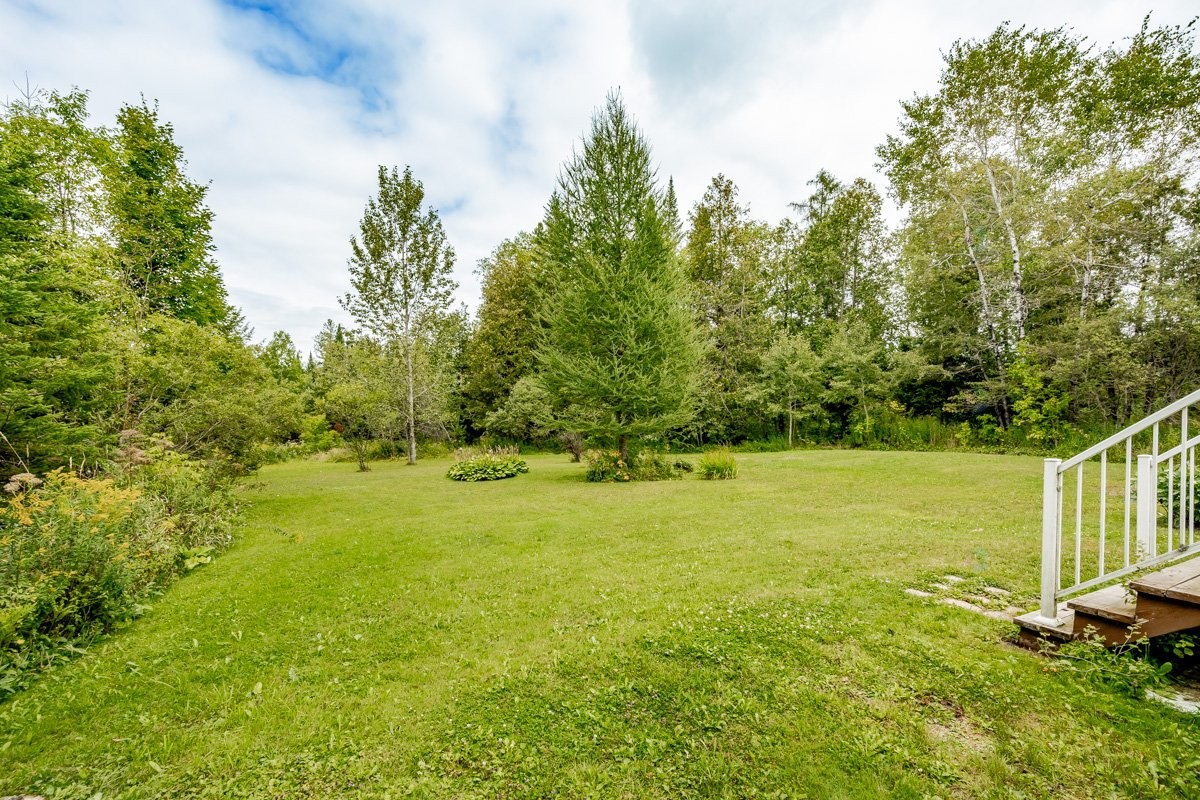 









998


Rue Principale

,
Lawrenceville,




QC
J0E1W0

