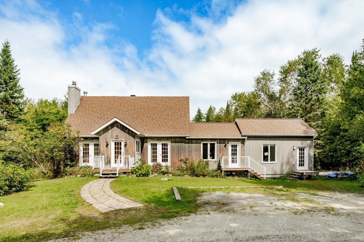 









998


Rue Principale

,
Lawrenceville,




QC
J0E1W0

