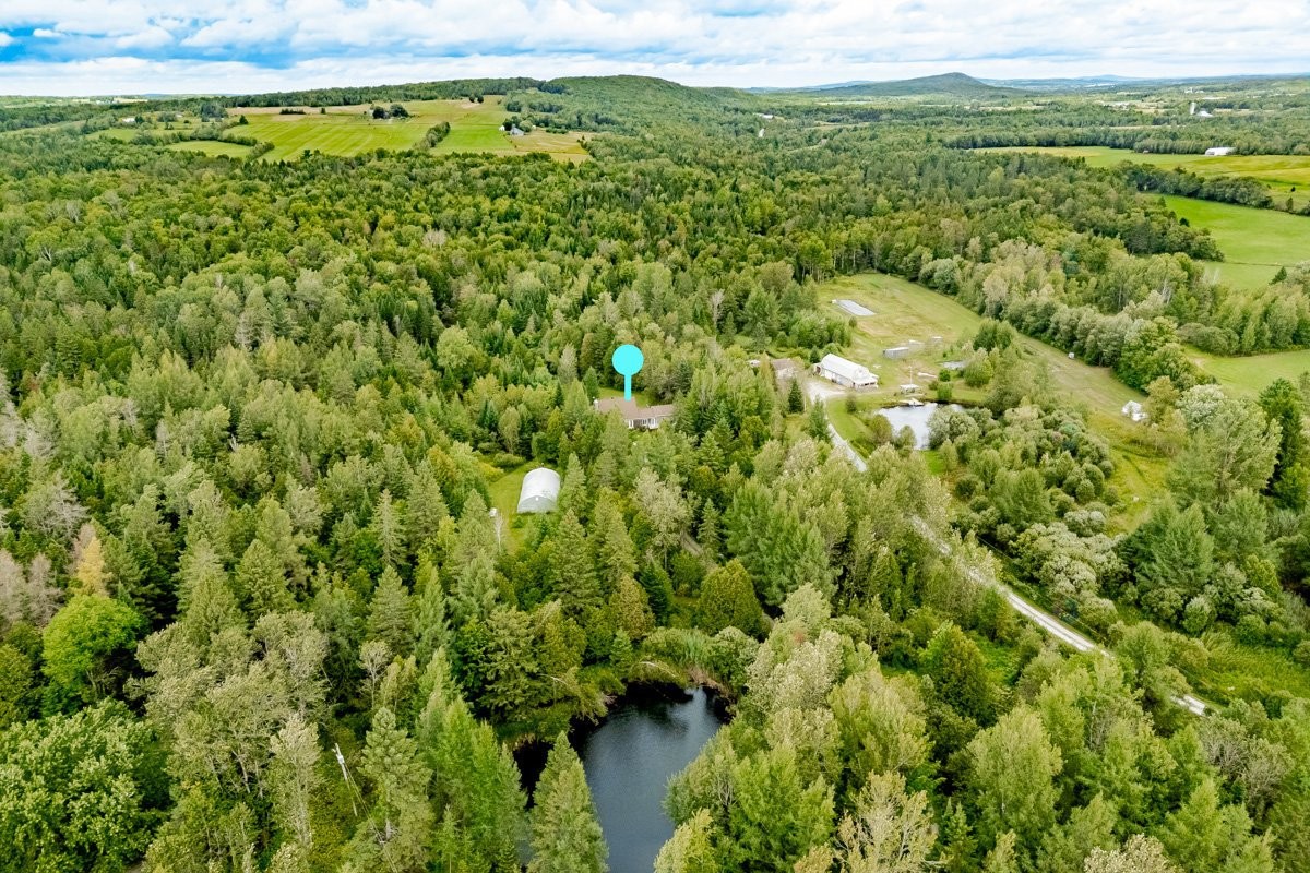 









998


Rue Principale

,
Lawrenceville,




QC
J0E1W0

