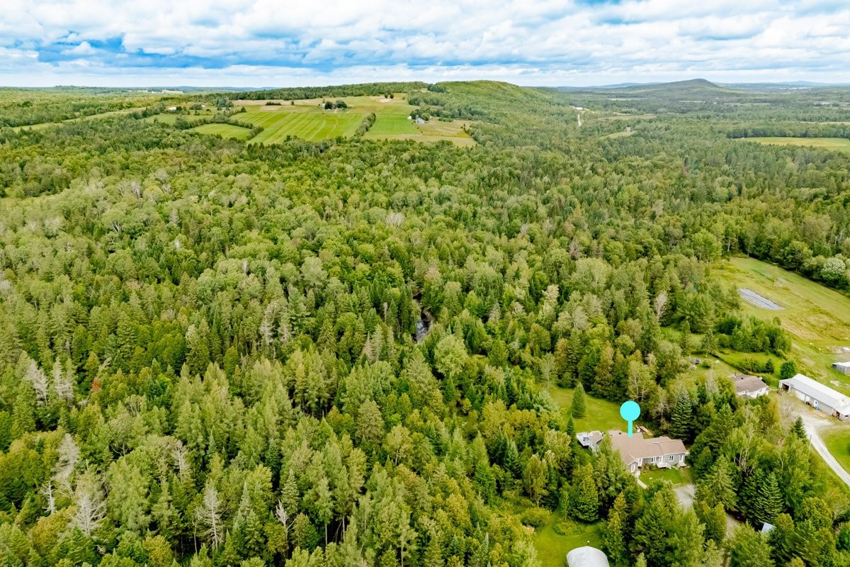 









998


Rue Principale

,
Lawrenceville,




QC
J0E1W0

