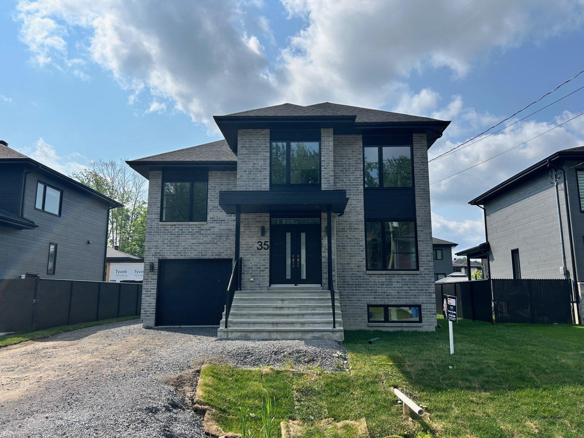 









35


Rue Guy-Lauzon

,
Coteau-du-Lac,




QC
J0P1P0

