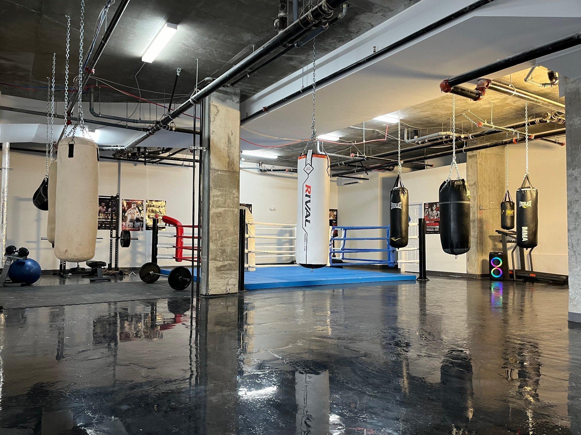 









6407


Boul. Décarie

,
Montréal (Côte-des-Neiges/Notre-Dame-de-Grâce),




QC
H3W3E1

