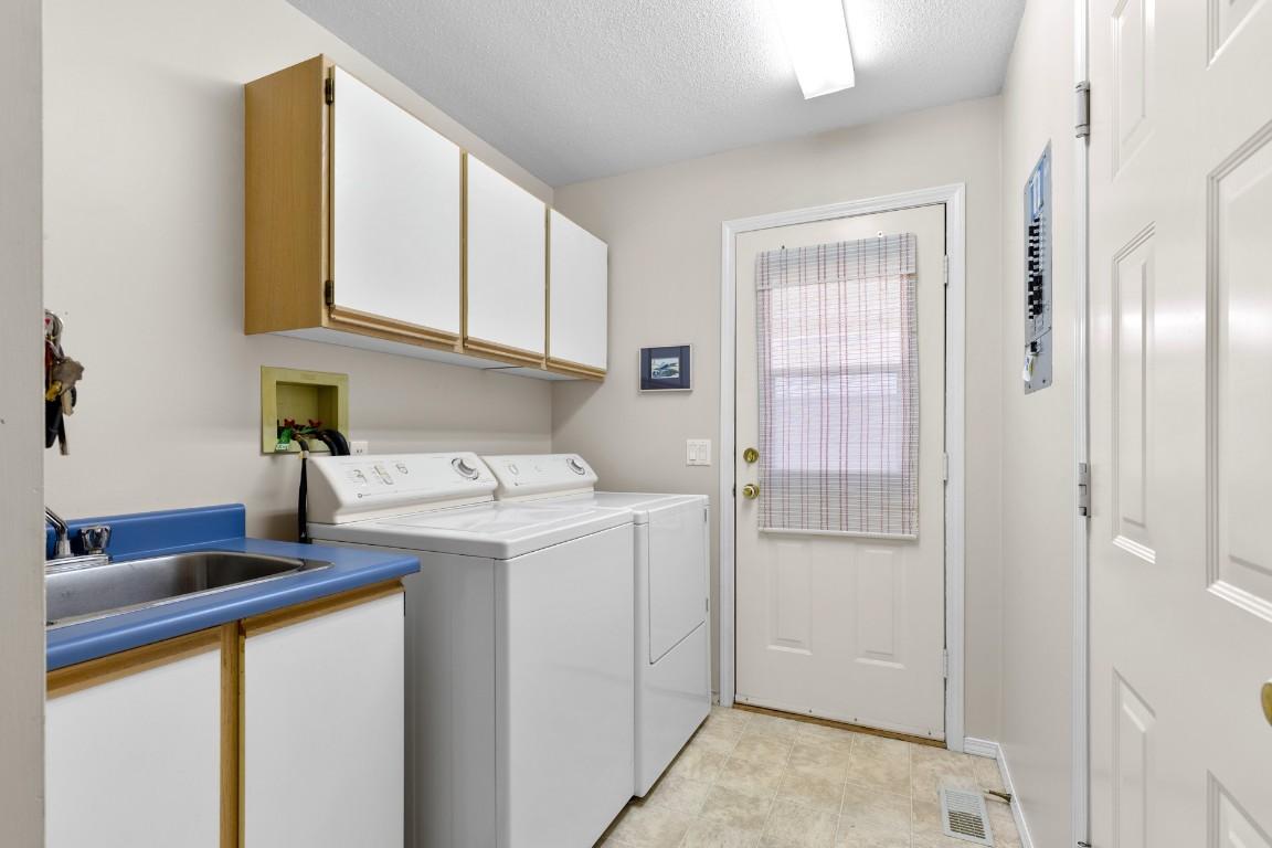 









390


McTavish

Crescent,
Kelowna,




BC
V1V 1P1

