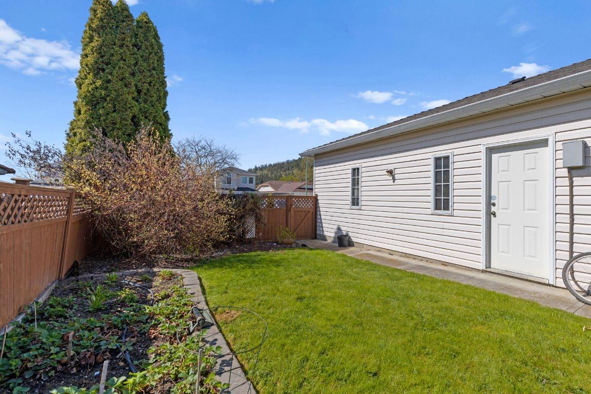 









390


McTavish

Crescent,
Kelowna,




BC
V1V 1P1

