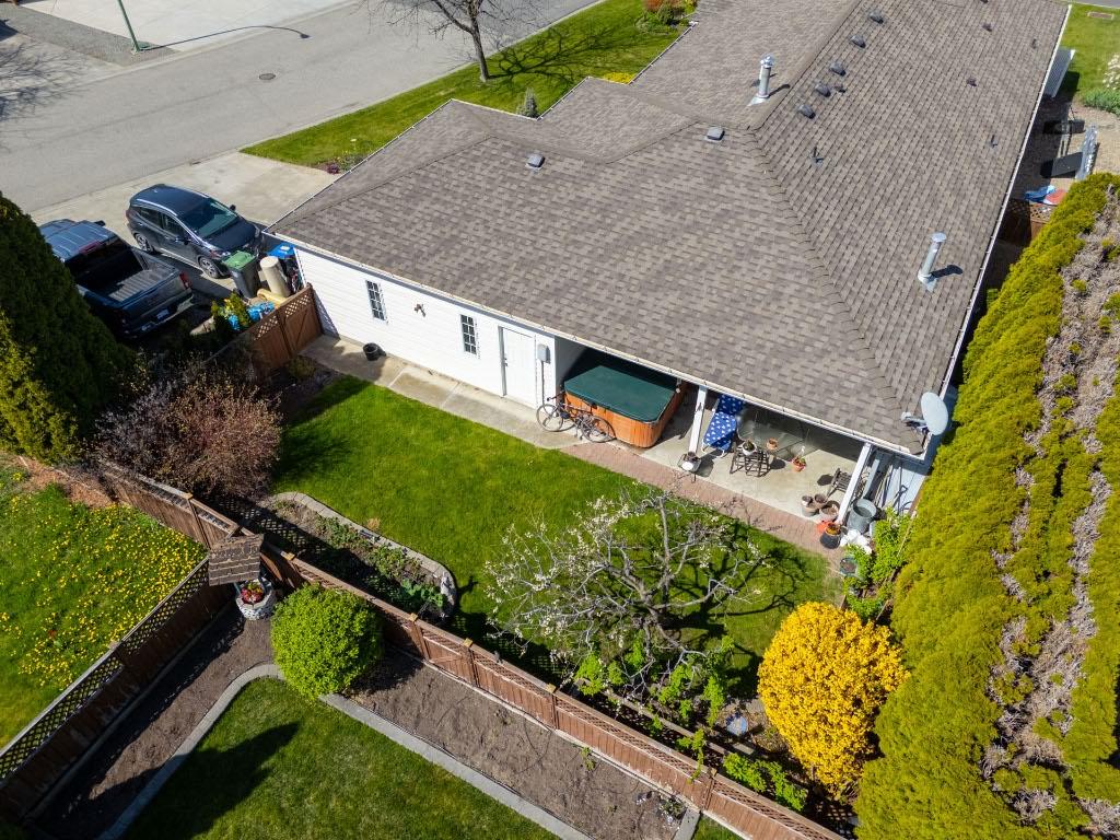 









390


McTavish

Crescent,
Kelowna,




BC
V1V 1P1

