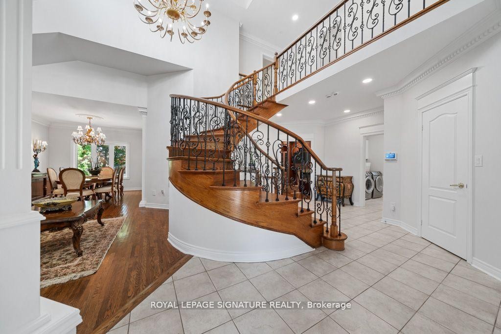 









95


Shaftsbury

Avenue,
Richmond Hill,




ON
L4C 0G4


