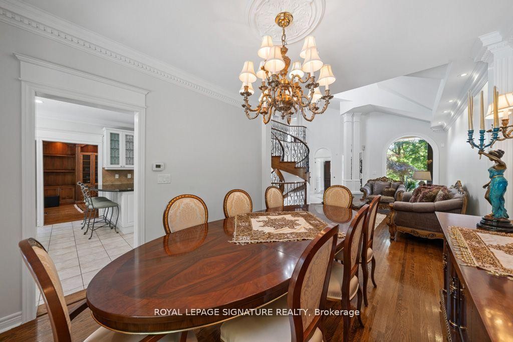 









95


Shaftsbury

Avenue,
Richmond Hill,




ON
L4C 0G4


