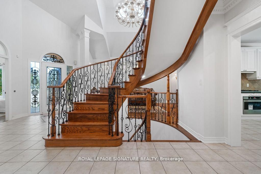 









95


Shaftsbury

Avenue,
Richmond Hill,




ON
L4C 0G4

