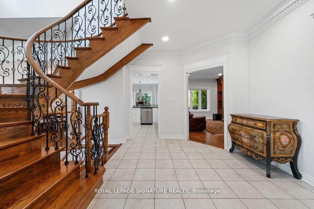 









95


Shaftsbury

Avenue,
Richmond Hill,




ON
L4C 0G4

