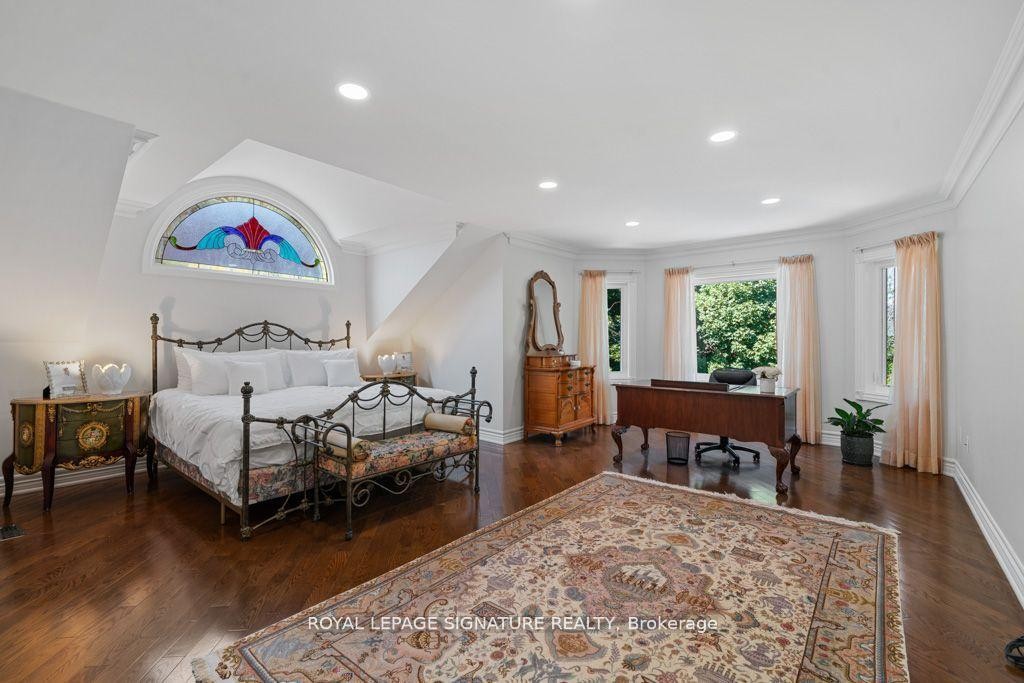









95


Shaftsbury

Avenue,
Richmond Hill,




ON
L4C 0G4

