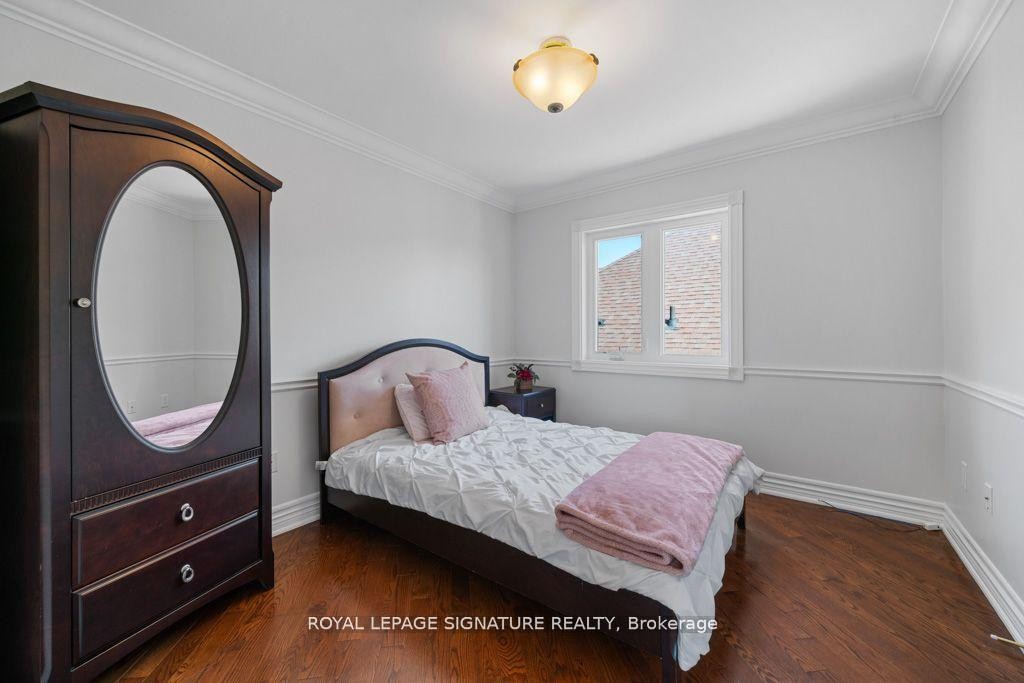 









95


Shaftsbury

Avenue,
Richmond Hill,




ON
L4C 0G4


