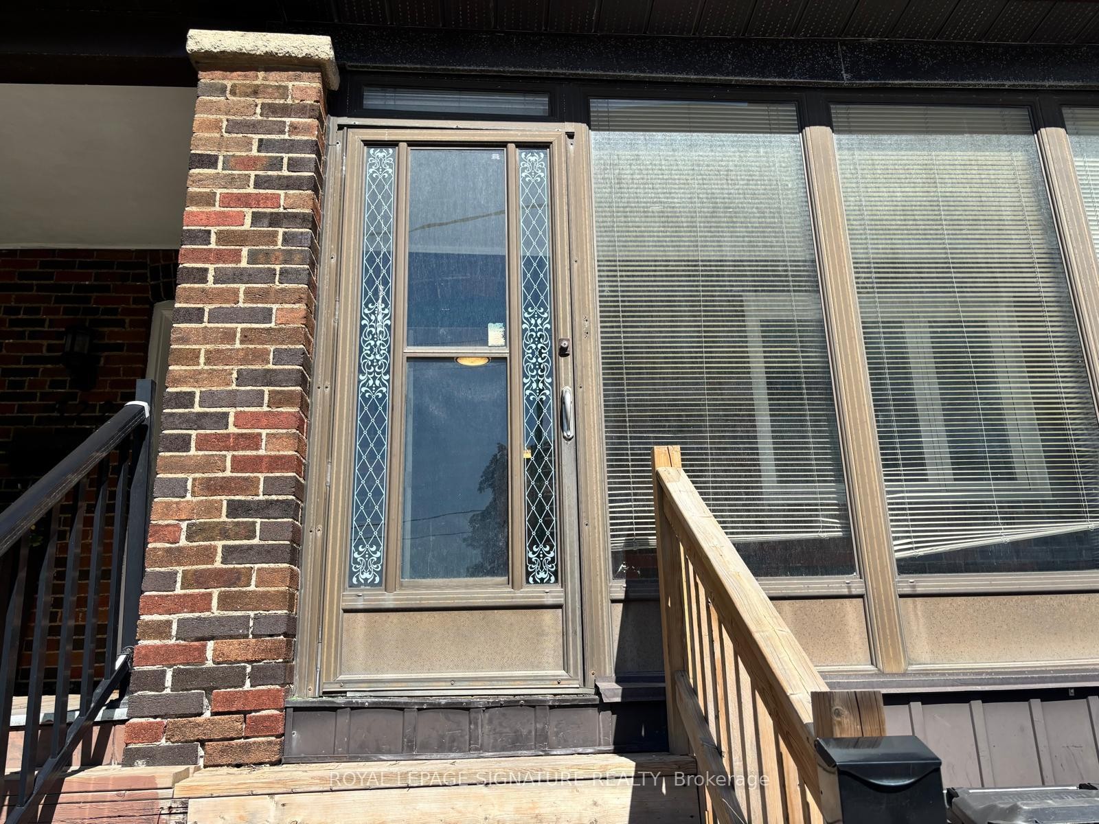 









524


Eglinton

Avenue East,
Toronto,




ON
M4P 1N6

