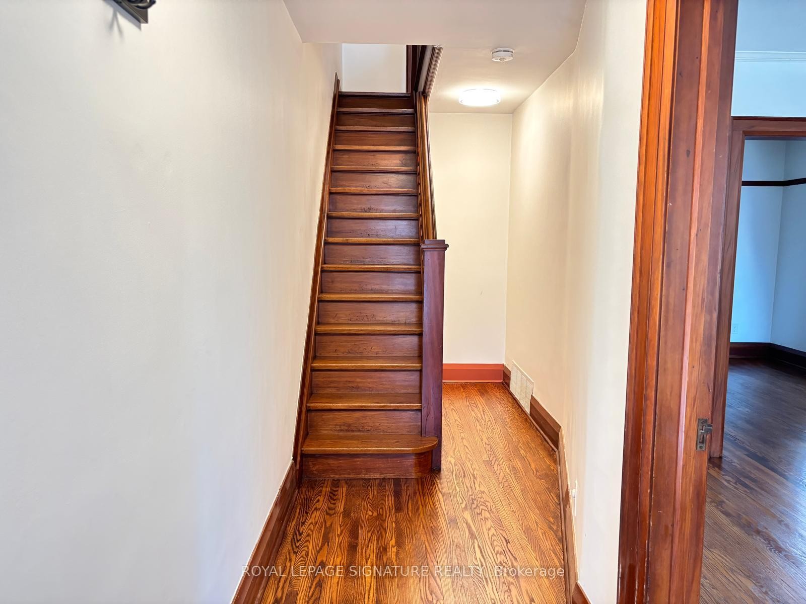 









524


Eglinton

Avenue East,
Toronto,




ON
M4P 1N6

