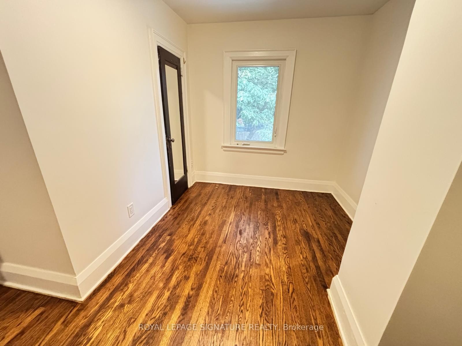 









524


Eglinton

Avenue East,
Toronto,




ON
M4P 1N6

