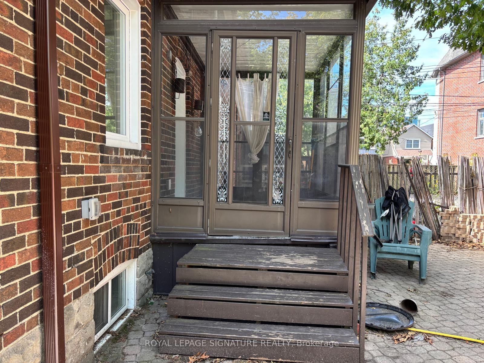 









524


Eglinton

Avenue East,
Toronto,




ON
M4P 1N6


