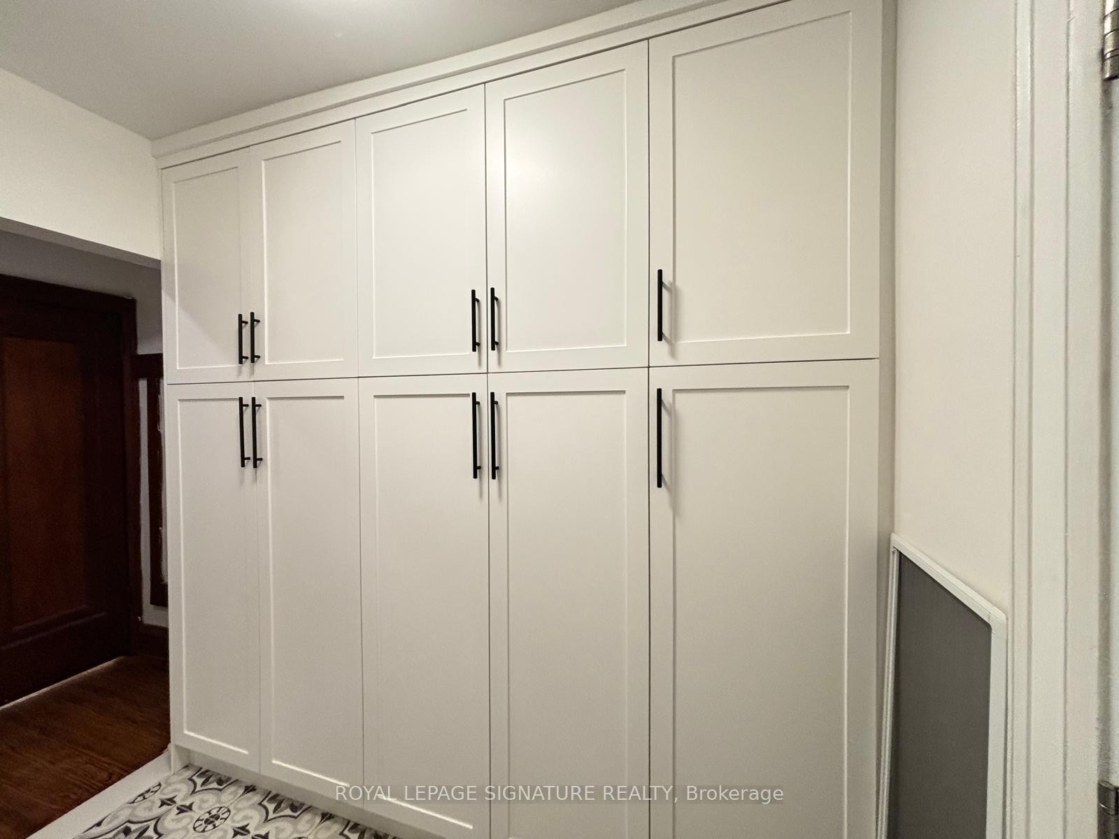 









524


Eglinton

Avenue East,
Toronto,




ON
M4P 1N6

