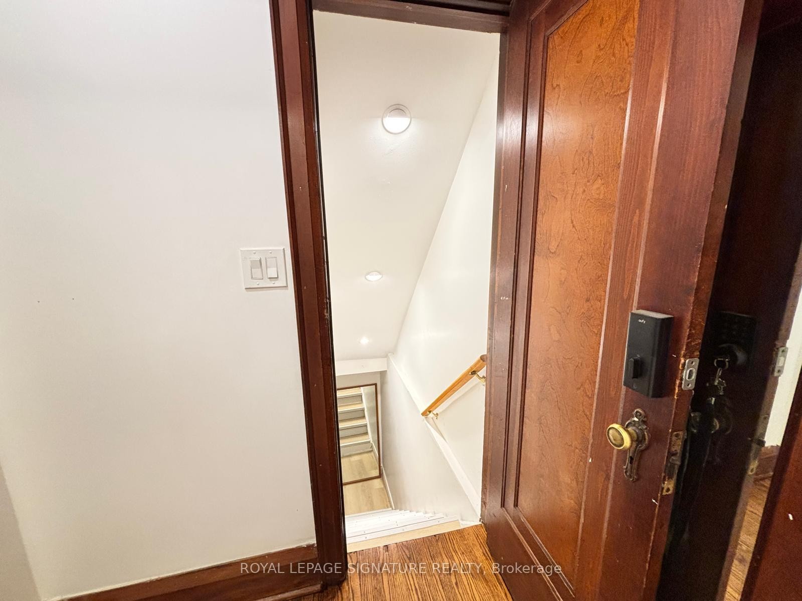 









524


Eglinton

Avenue East,
Toronto,




ON
M4P 1N6

