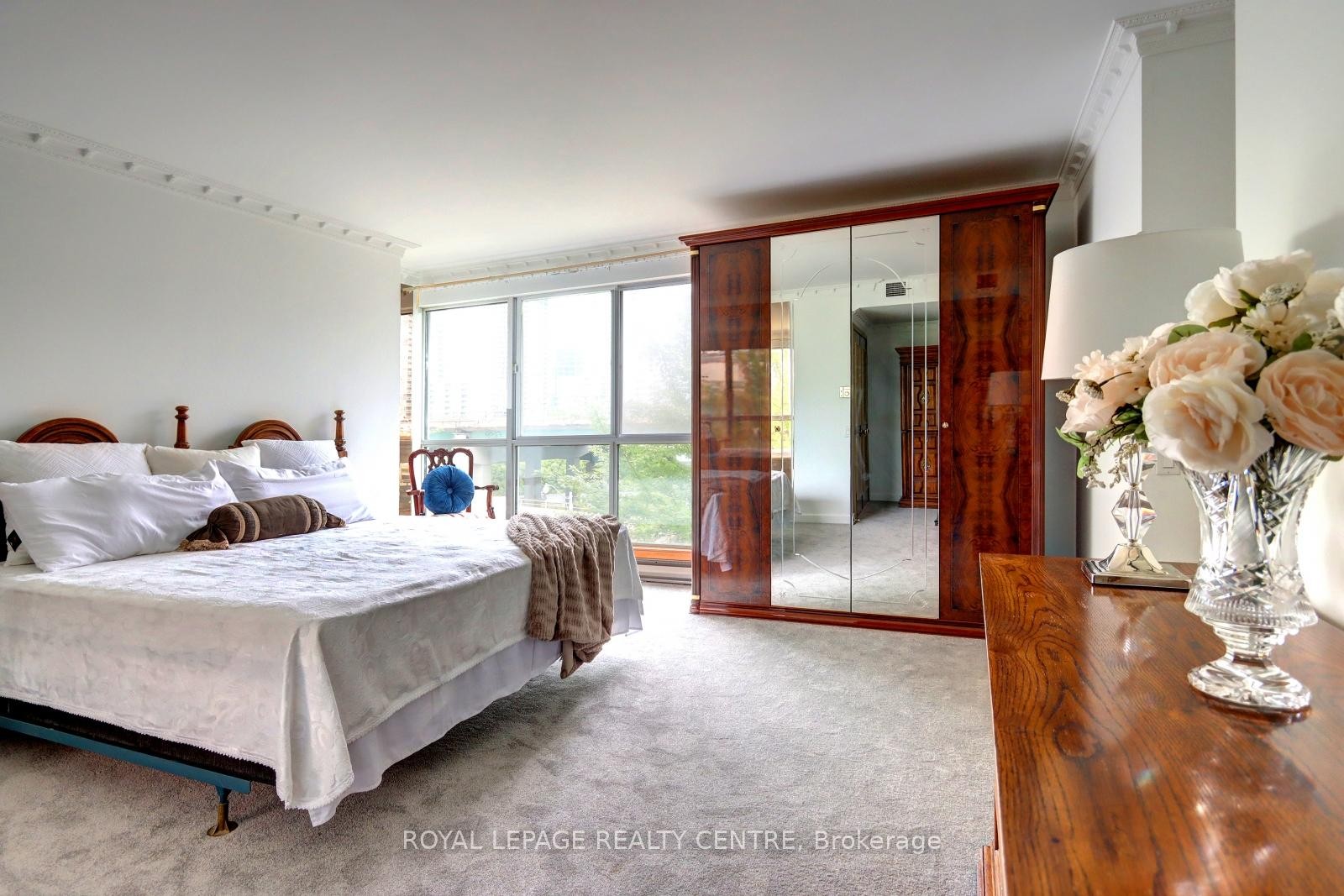 









480


Queens Quay W

N/A, 401W,
Toronto,




ON
M5V 2Y5

