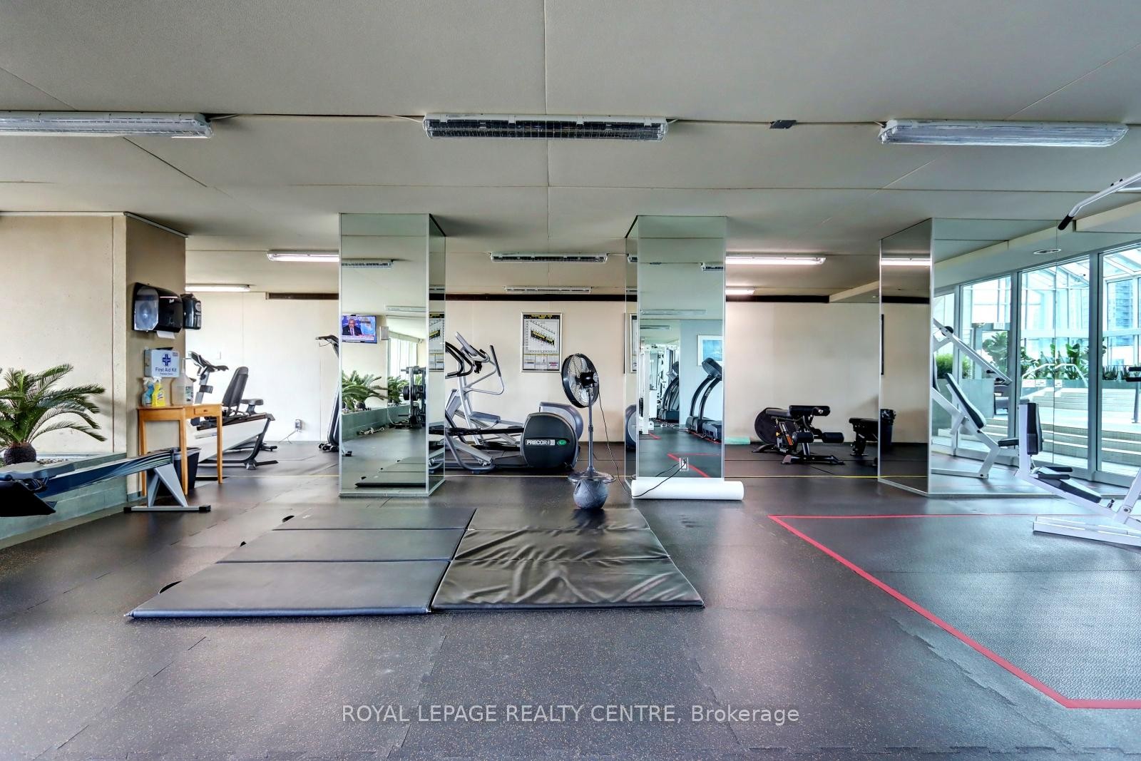 









480


Queens Quay W

N/A, 401W,
Toronto,




ON
M5V 2Y5

