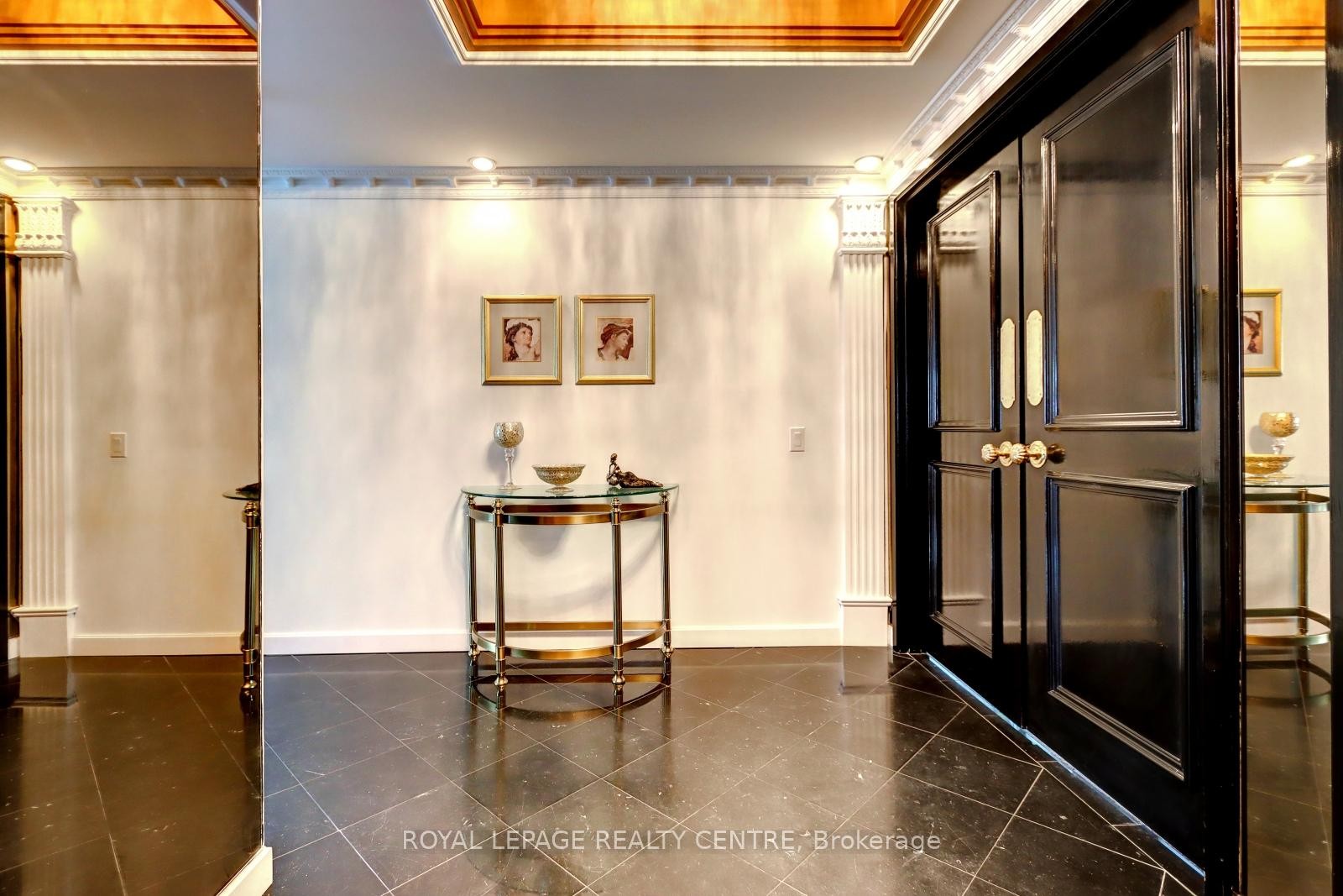 









480


Queens Quay W

N/A, 401W,
Toronto,




ON
M5V 2Y5

