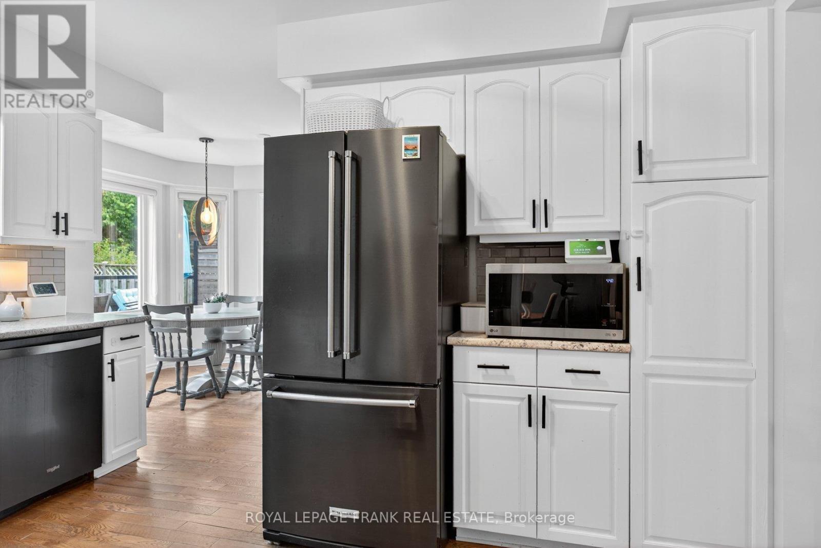












1805 PARKWOOD CIRCLE

,
Peterborough (Monaghan Ward 2),




Ontario
K9J8C3

