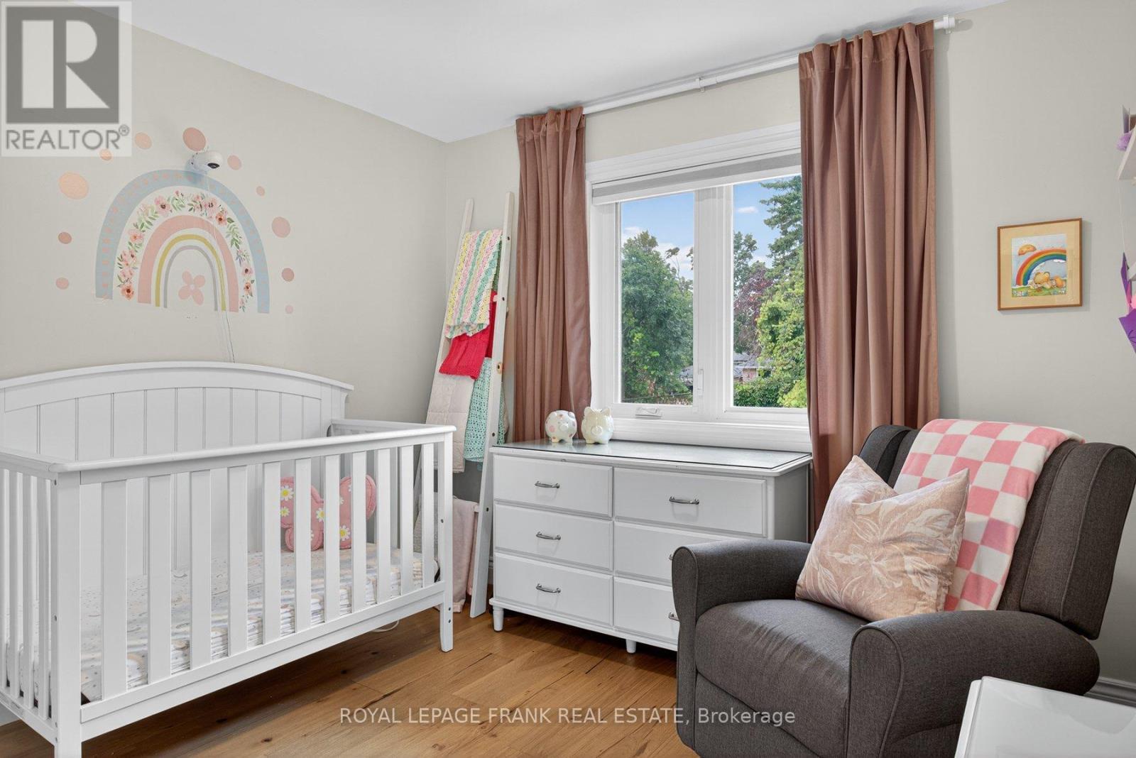 












1805 PARKWOOD CIRCLE

,
Peterborough (Monaghan Ward 2),




Ontario
K9J8C3

