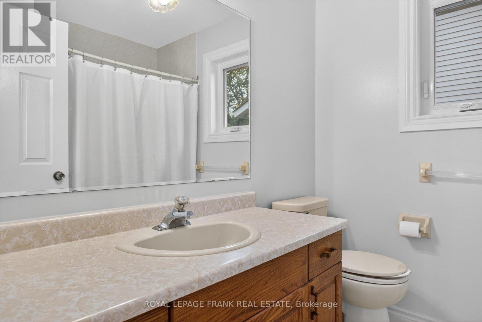 












1805 PARKWOOD CIRCLE

,
Peterborough (Monaghan Ward 2),




Ontario
K9J8C3

