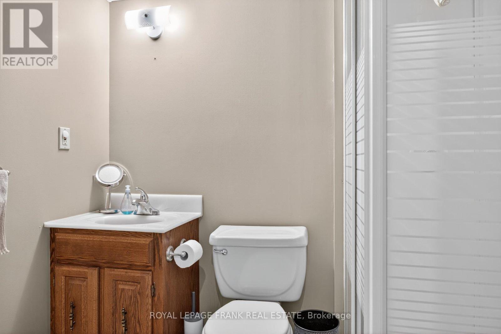 












1805 PARKWOOD CIRCLE

,
Peterborough (Monaghan Ward 2),




Ontario
K9J8C3

