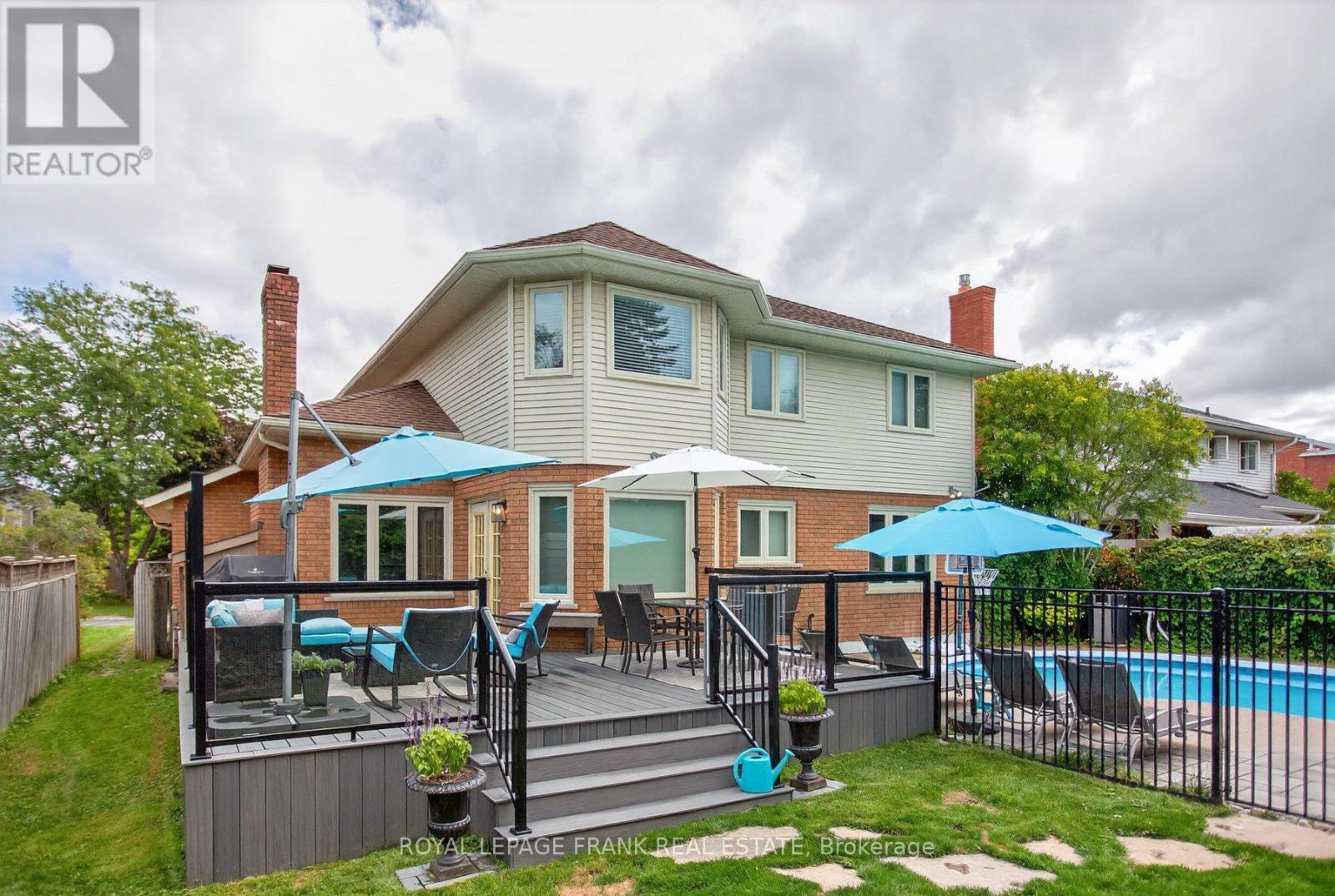 












1805 PARKWOOD CIRCLE

,
Peterborough (Monaghan Ward 2),




Ontario
K9J8C3


