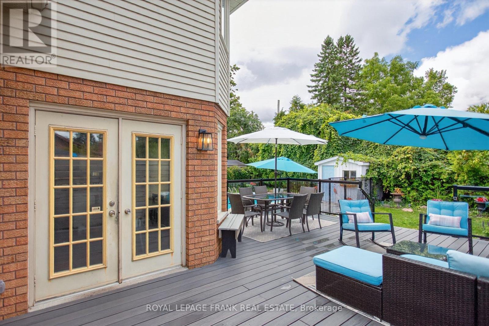 












1805 PARKWOOD CIRCLE

,
Peterborough (Monaghan Ward 2),




Ontario
K9J8C3

