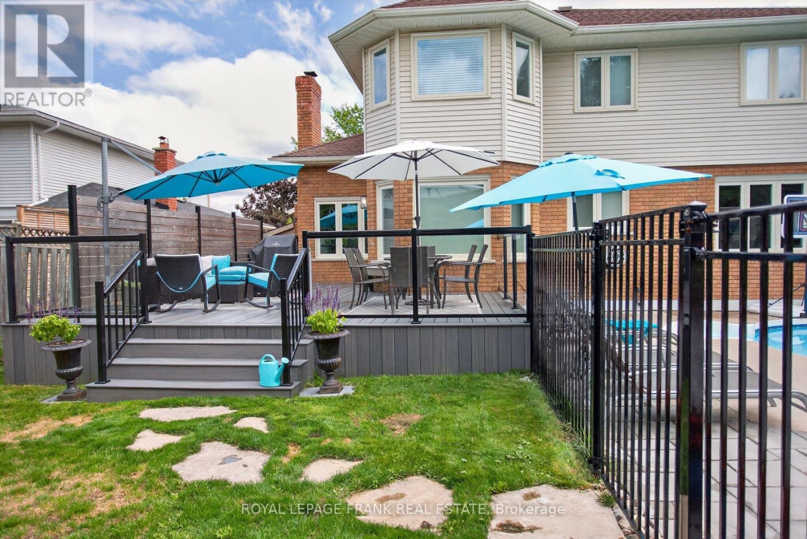 












1805 PARKWOOD CIRCLE

,
Peterborough (Monaghan Ward 2),




Ontario
K9J8C3

