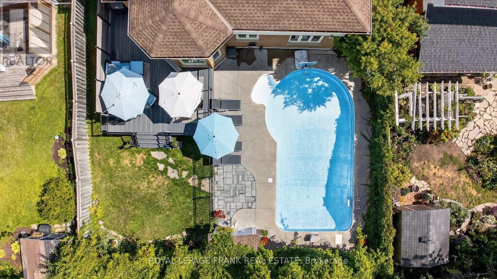












1805 PARKWOOD CIRCLE

,
Peterborough (Monaghan Ward 2),




Ontario
K9J8C3

